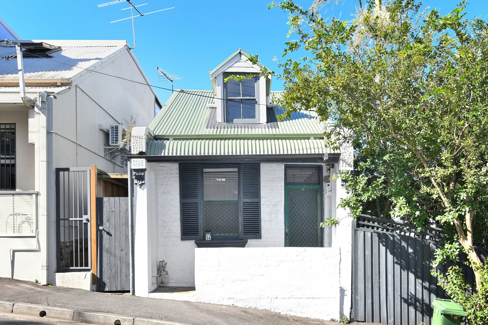 2 bedrooms House in 14 Creek Street FOREST LODGE NSW, 2037