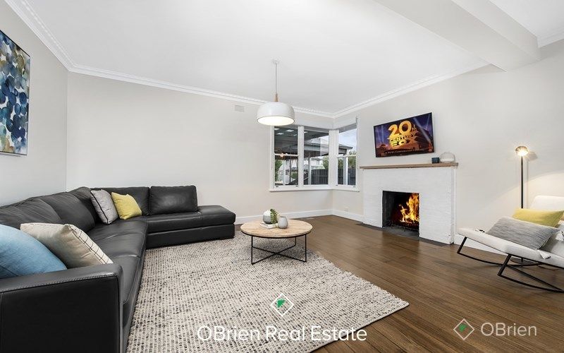 12 Moonda Grove, Cheltenham VIC 3192, Image 2