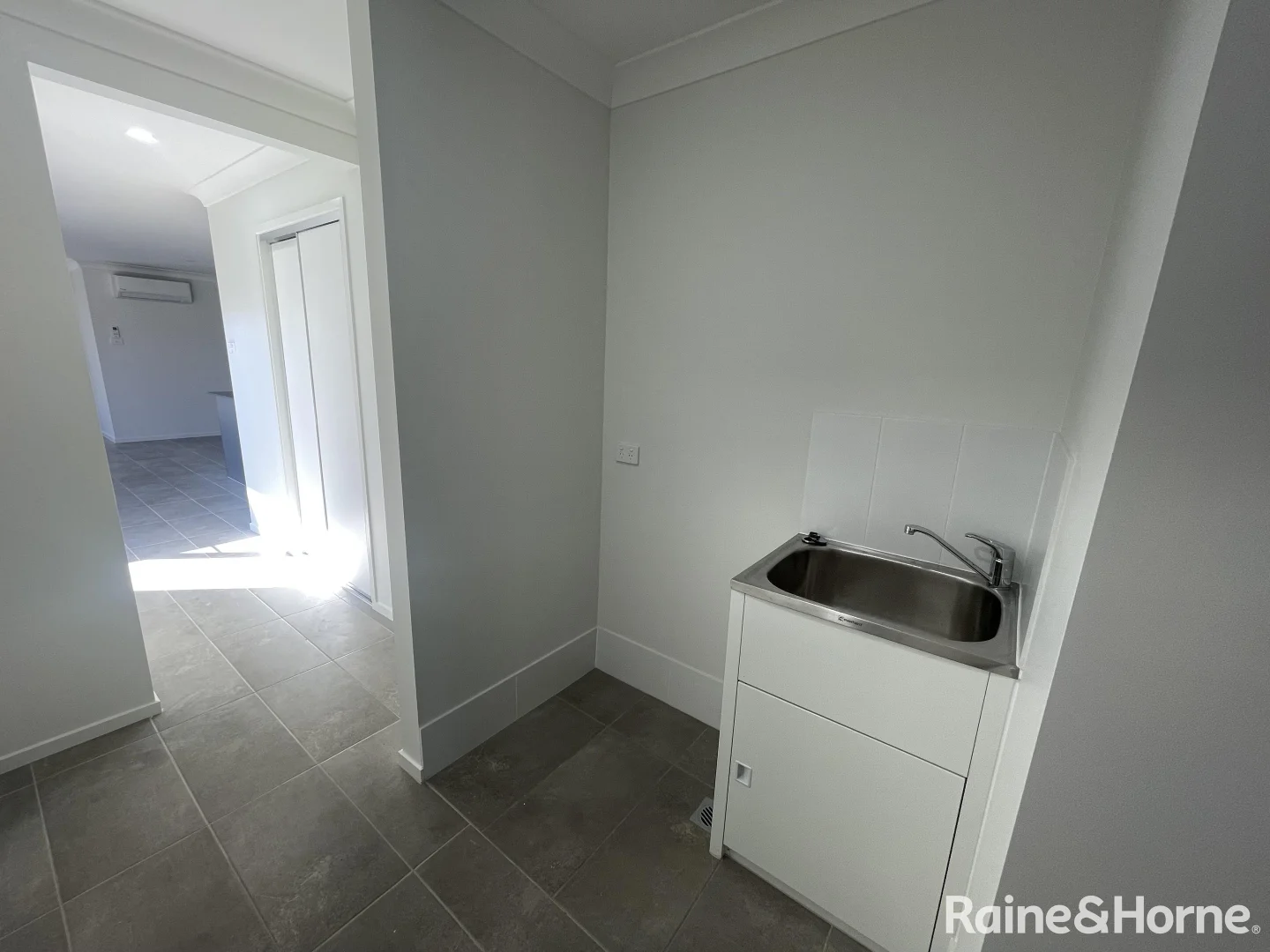 Additional image 11 of 1/8 Bonneville Boulevard, Goulburn NSW 2580