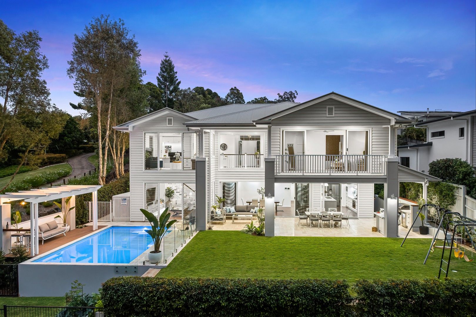 4 bedrooms House in 1/40 Rufous Crescent BROOKWATER QLD, 4300