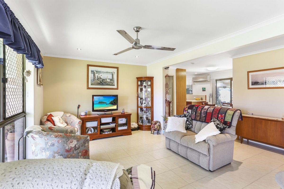 8 Ambako Place, Golden Beach QLD 4551, Image 2