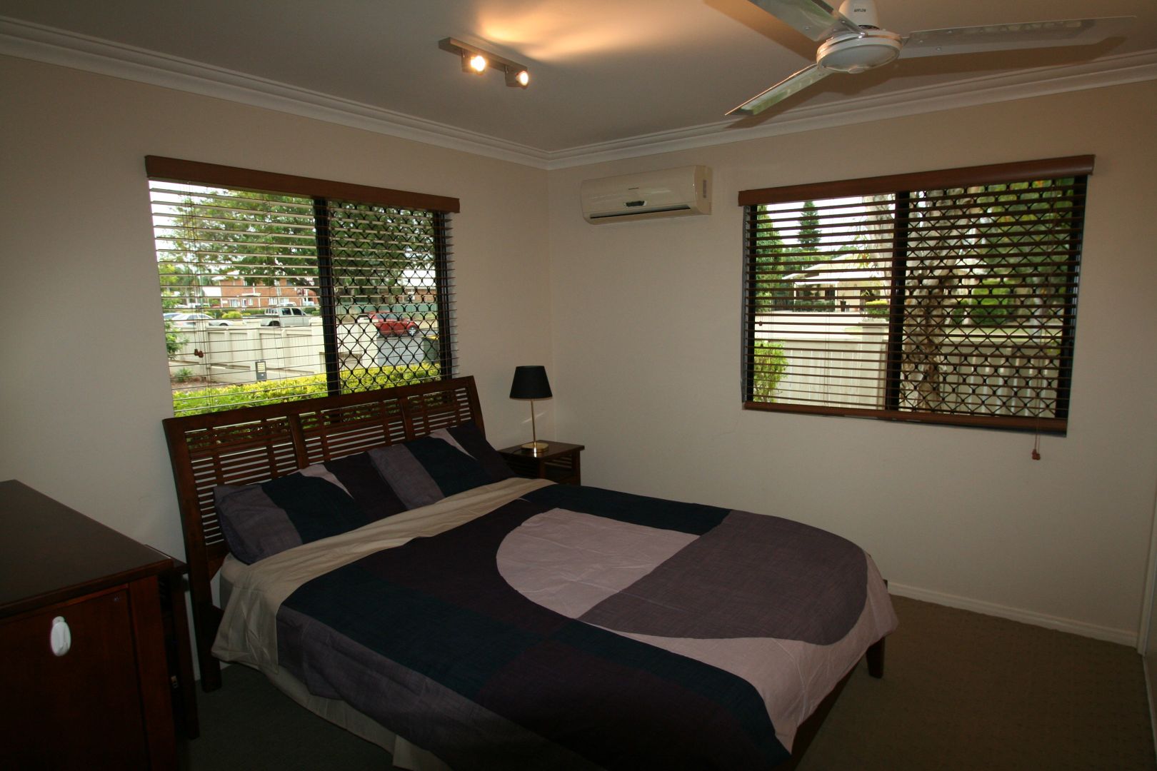 1/14 Esmond Street, Emerald QLD 4720, Image 2