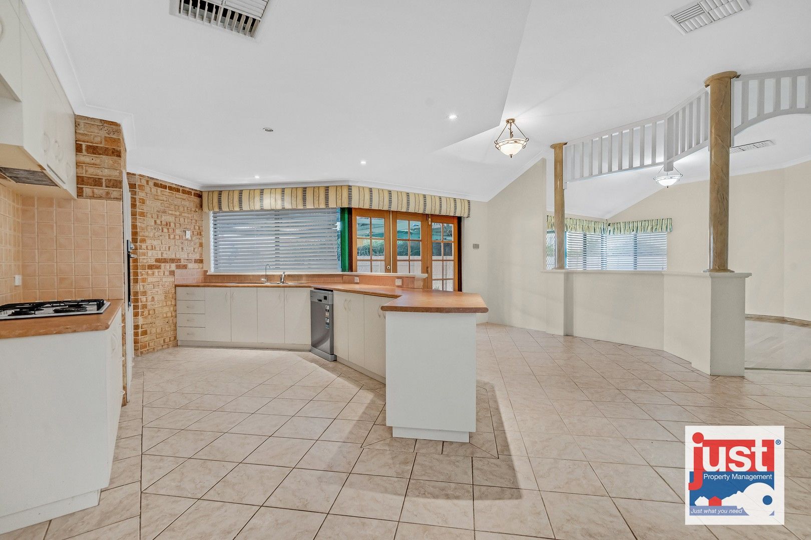 4 bedrooms House in 57 Barnes Ave AUSTRALIND WA, 6233