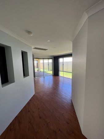 7 Rayner Promenade, Lakelands WA 6180, Image 1