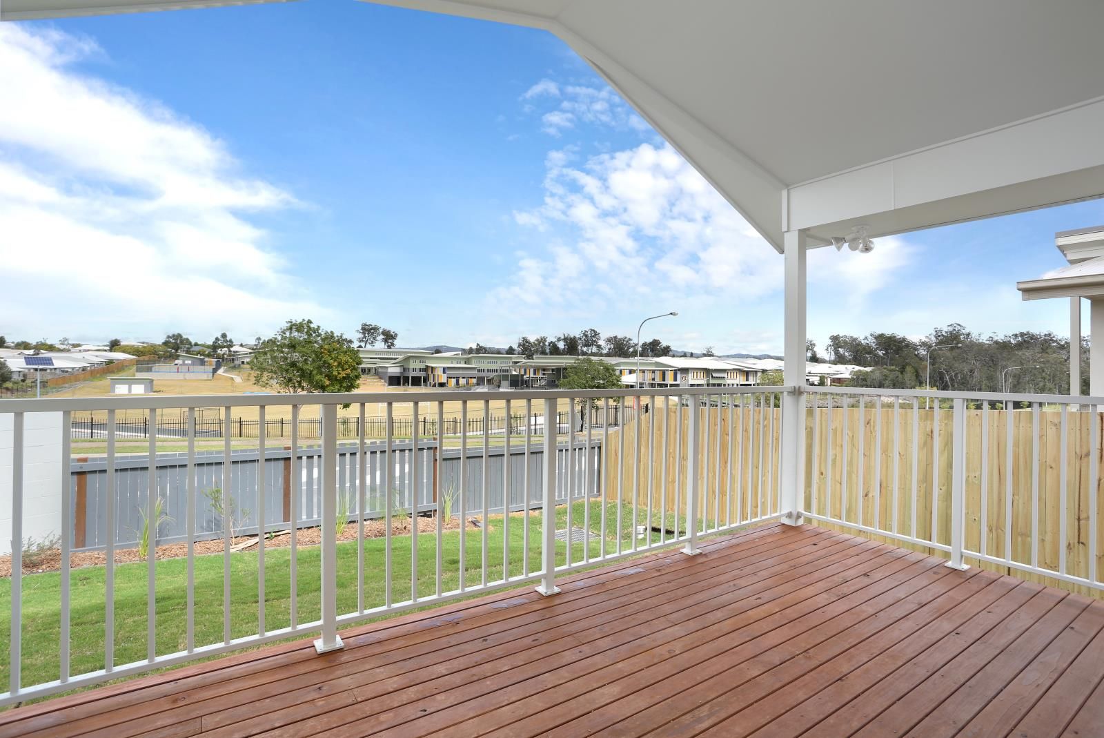 4 bedrooms House in 2 Gillian Drive COOMERA QLD, 4209