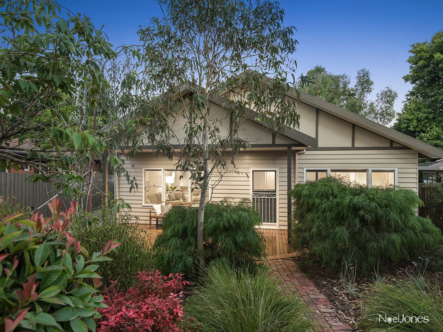 4 Nandina Street, Forest Hill VIC 3131, Image 0