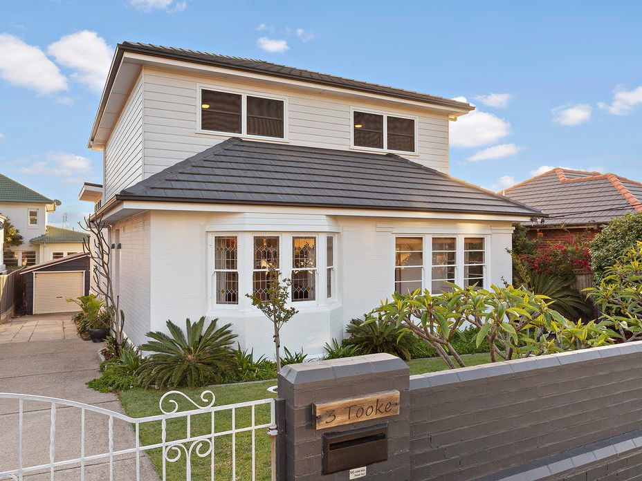 4 bedrooms House in  BAR BEACH NSW, 2300