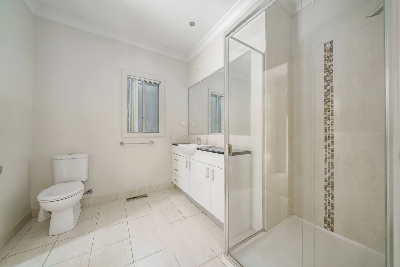 Additional image 9 of 2/2B Minaki Avenue, Doncaster East VIC 3109