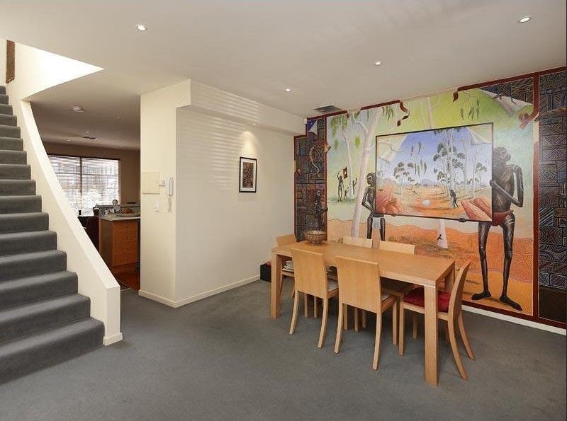 2 bedrooms Townhouse in 28 Lyndhurst Street RICHMOND VIC, 3121