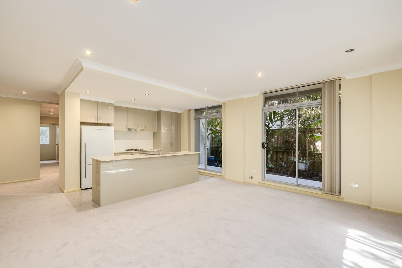 2 bedrooms Apartment / Unit / Flat in 11/28-32 Sturdee Parade DEE WHY NSW, 2099