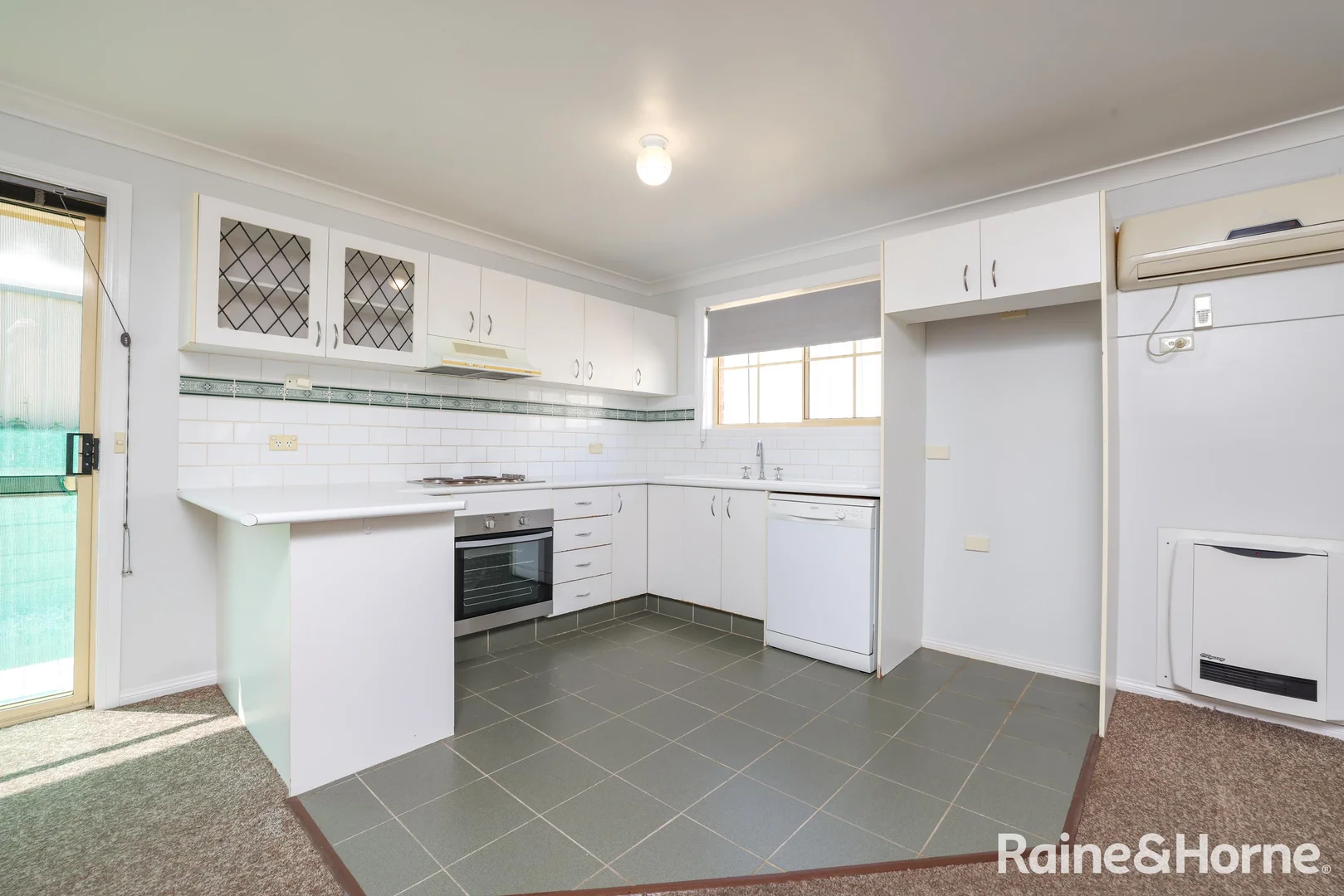 Additional image 4 of 2/2 Sundown Drive, Kelso NSW 2795