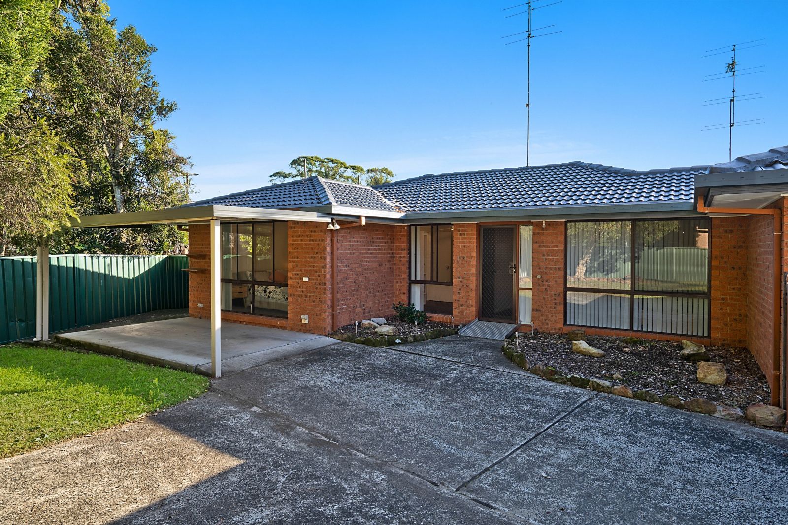 3 bedrooms Semi-Detached in 2/12 Donna Close LISAROW NSW, 2250