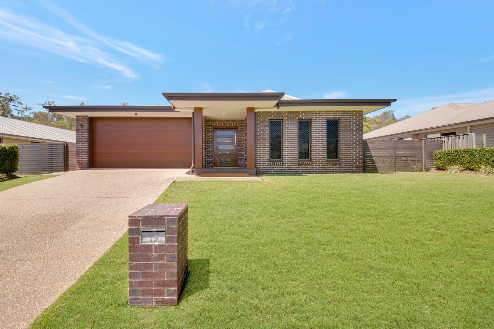 4 bedrooms House in 19 Tulipwood Circuit BOYNE ISLAND QLD, 4680