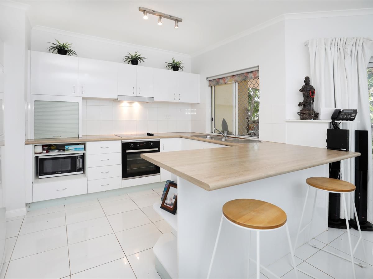 2 bedrooms Villa in 56/5-15 McGregor St MOOROOBOOL QLD, 4870