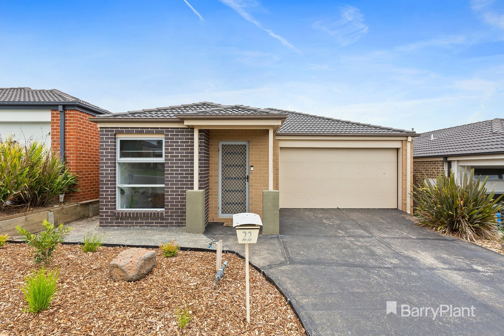 4 bedrooms House in 22 Cascade Way PAKENHAM VIC, 3810