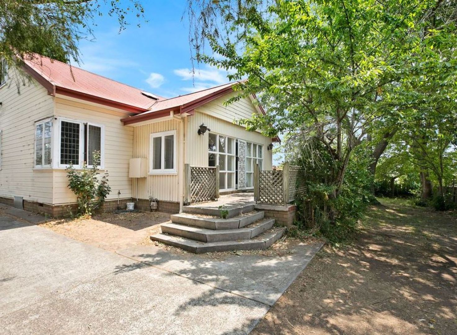 34A Hoskins Street, Moss Vale Property History & Address Research