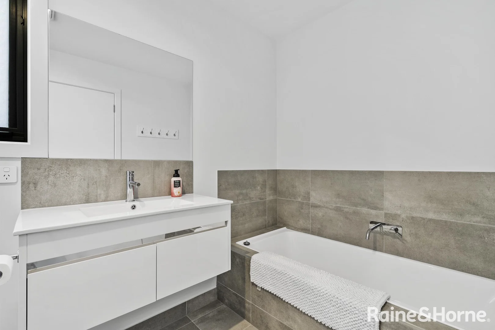 Additional image 11 of 1/24 Heron Crescent, Midway Point TAS 7171