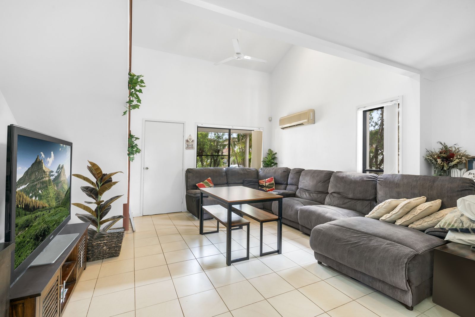 1301/2 Gentian Drive, Arundel QLD 4214, Image 1