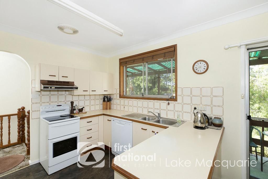 4 Lake Macquarie Close, Fennell Bay NSW 2283, Image 1
