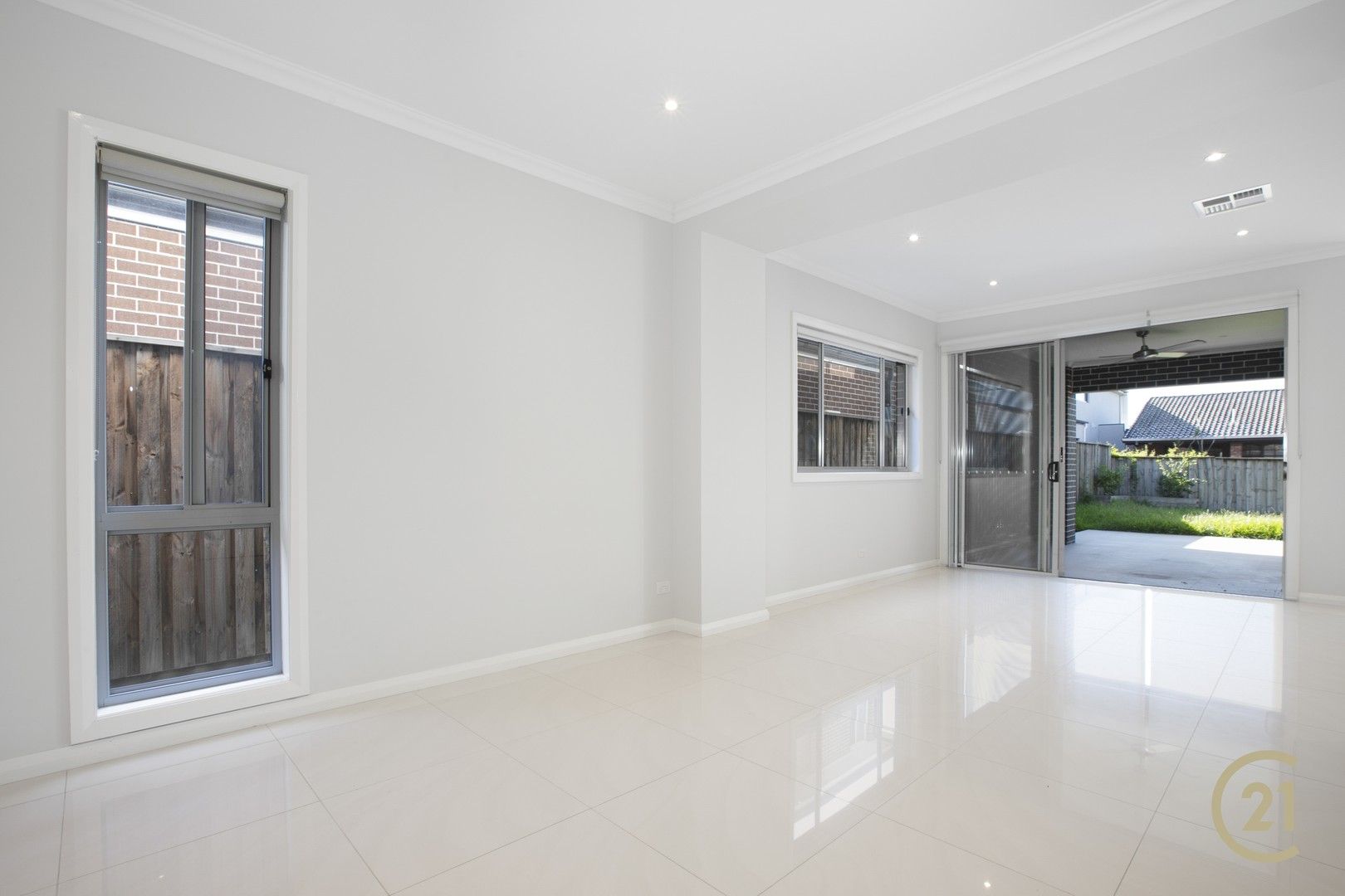 4 bedrooms House in 88 Horizon Circuit MOOREBANK NSW, 2170
