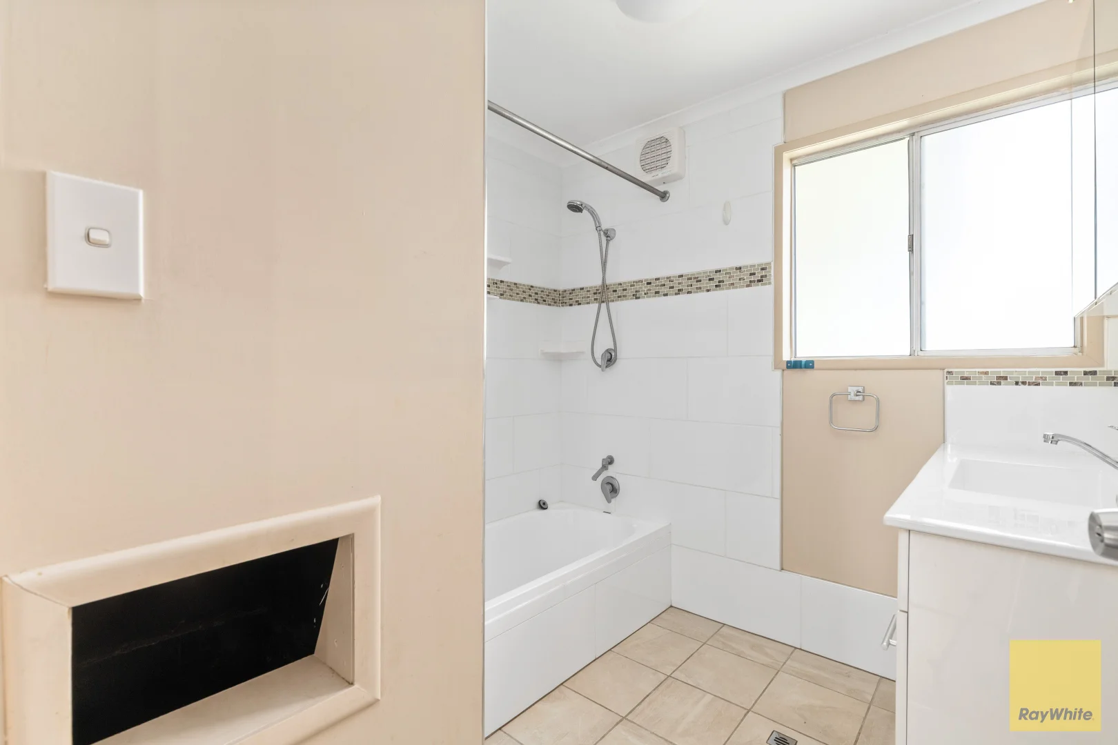 Additional image 13 of 21 Diamond Avenue, Emerald QLD 4720