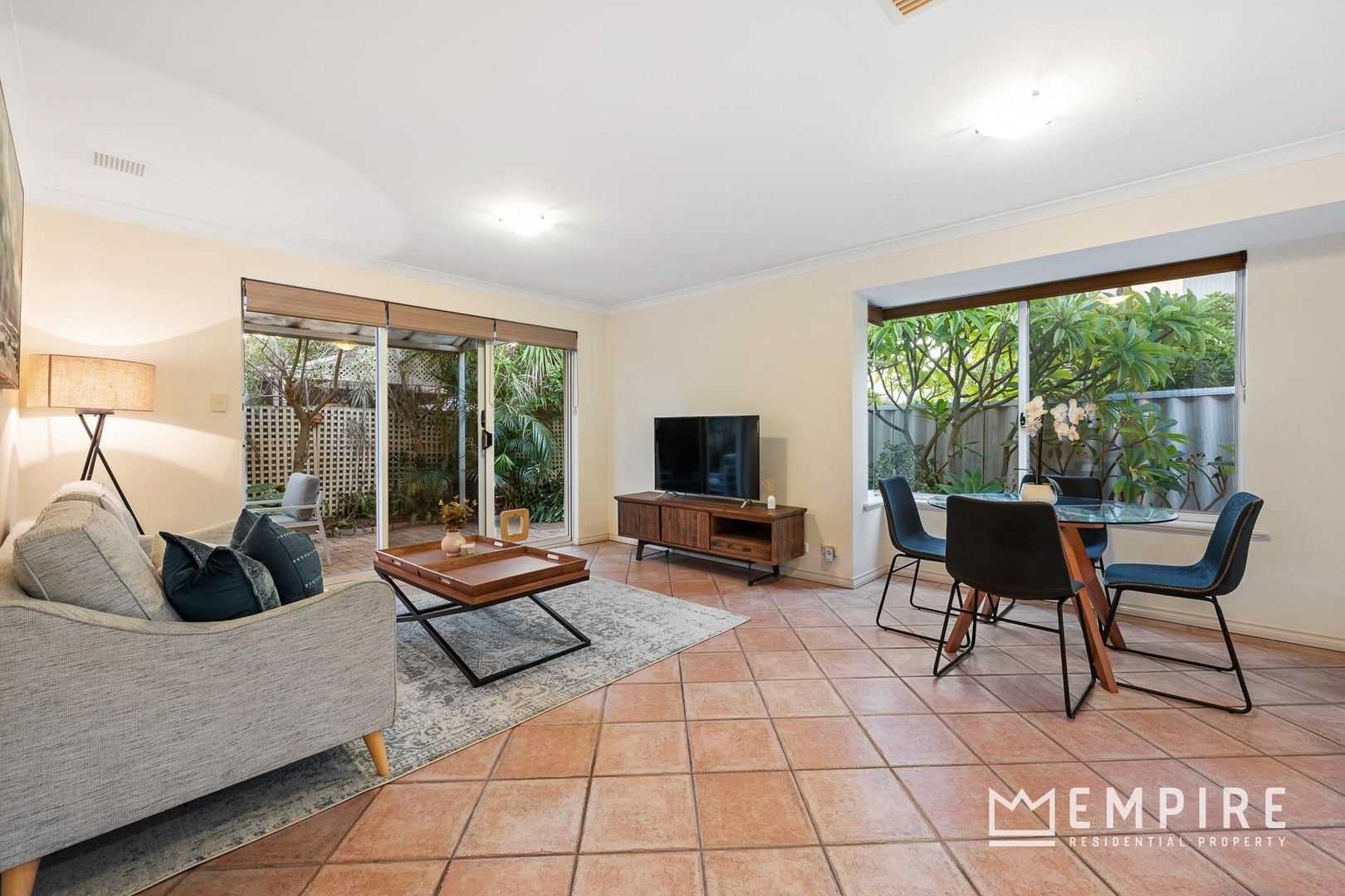 4/4 Groves Avenue, Attadale WA 6156, Image 2