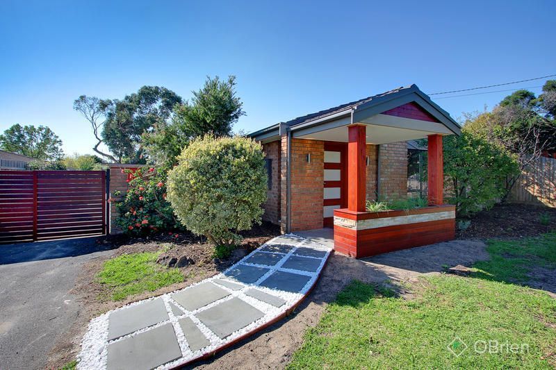 5 bedrooms House in 13 Stewart Street MOUNT ELIZA VIC, 3930