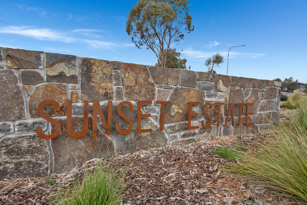 28 Chimney Rise, Googong NSW 2620, Image 2