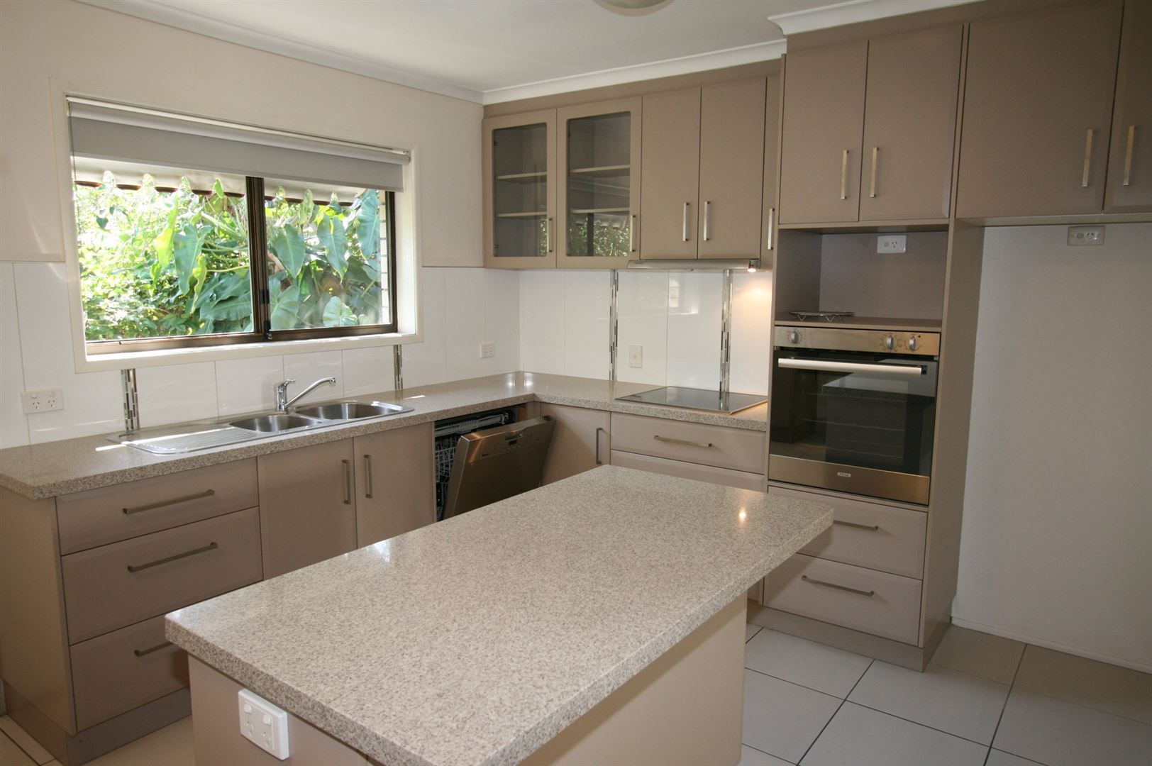 10 Lowry St, Woorim QLD 4507, Image 2