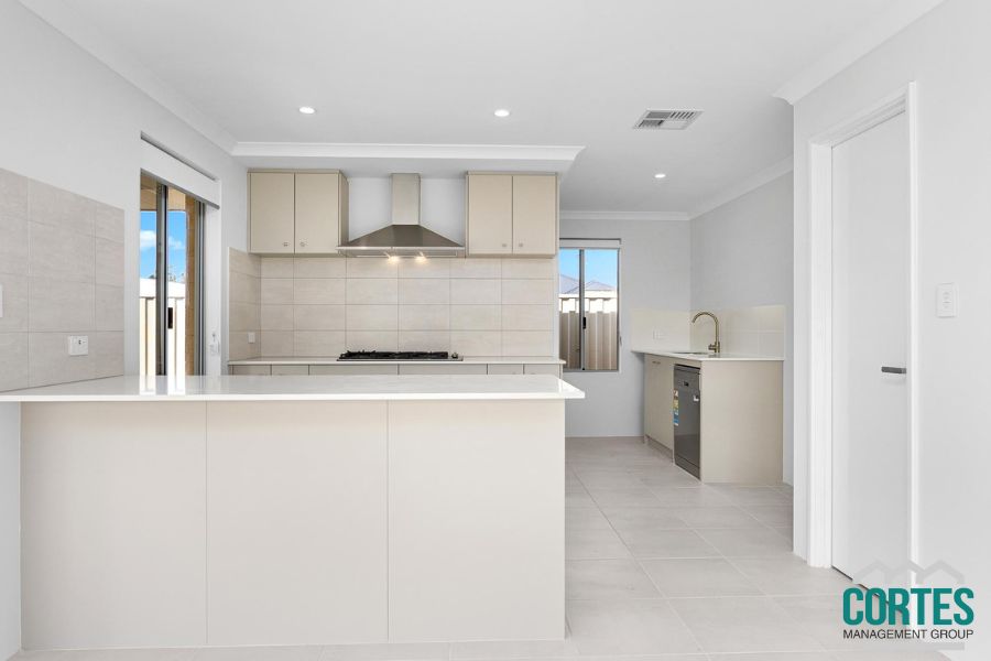 4 bedrooms House in 23 Enchanted Cct BALDIVIS WA, 6171