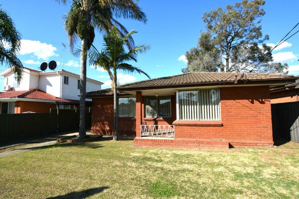 4 HAMERSLEY STREET, Fairfield West NSW 2165, Image 0