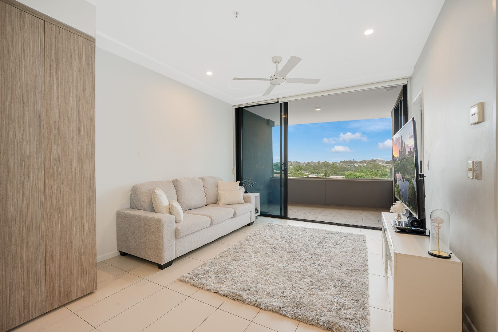 1059/123 Cavendish Road, Coorparoo QLD 4151, Image 1