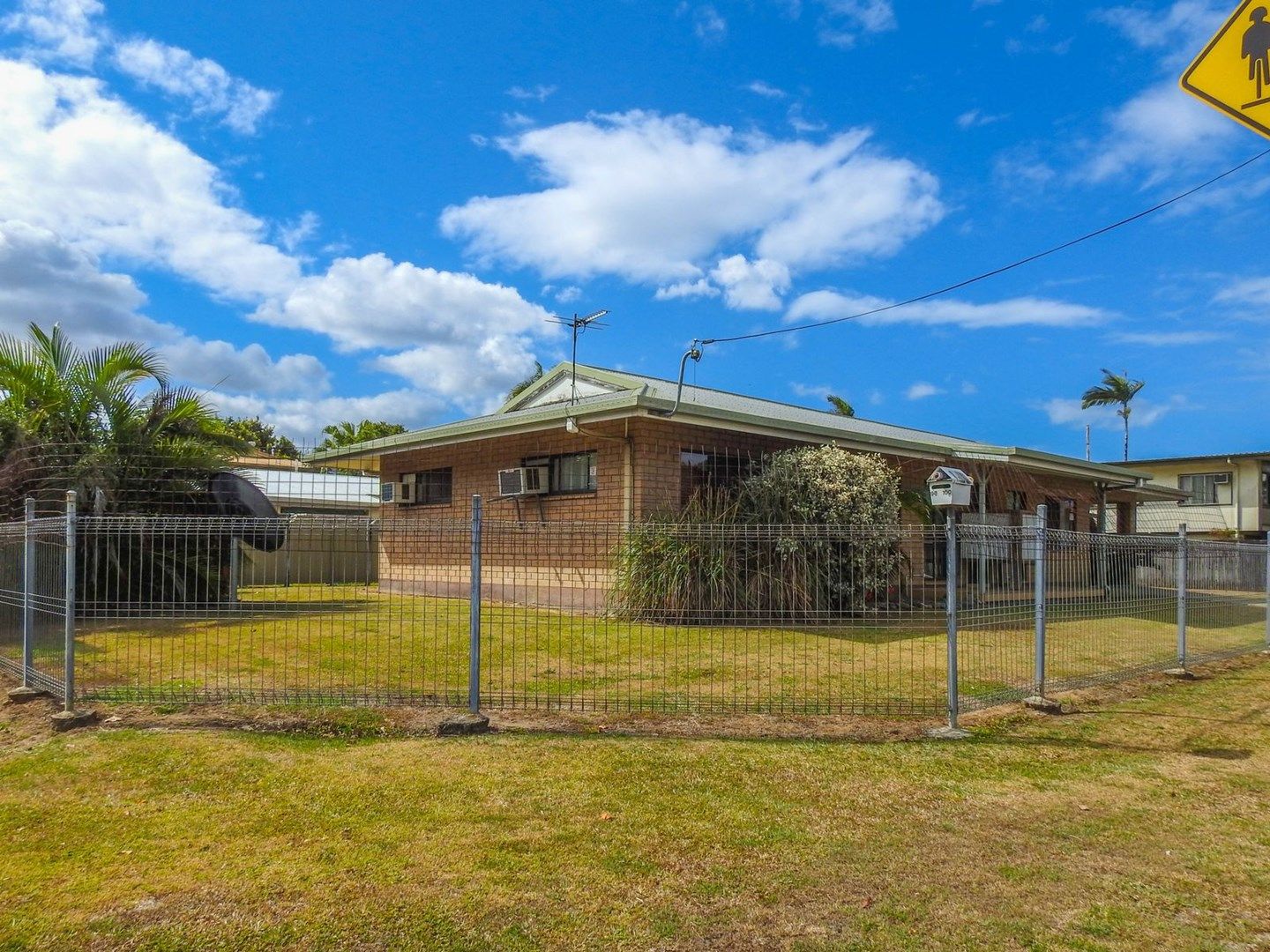 4 bedrooms House in 98 Dillon Street WESTCOURT QLD, 4870