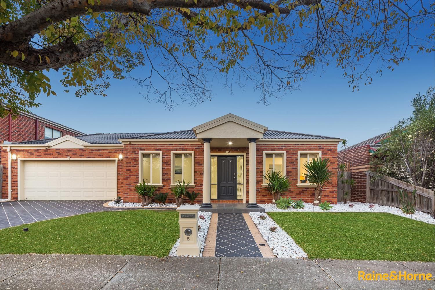 5 LATROBE TERRACE, Taylors Hill VIC 3037, Image 0