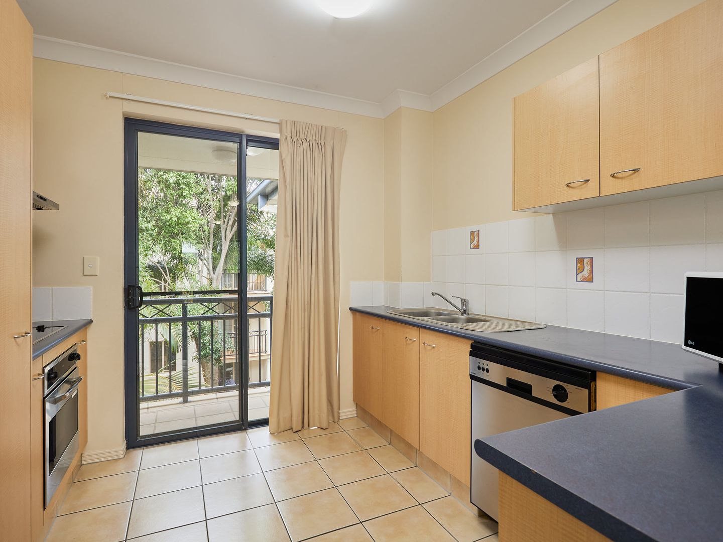 309/2342 Gold Coast Highway, Mermaid Beach QLD 4218, Image 2