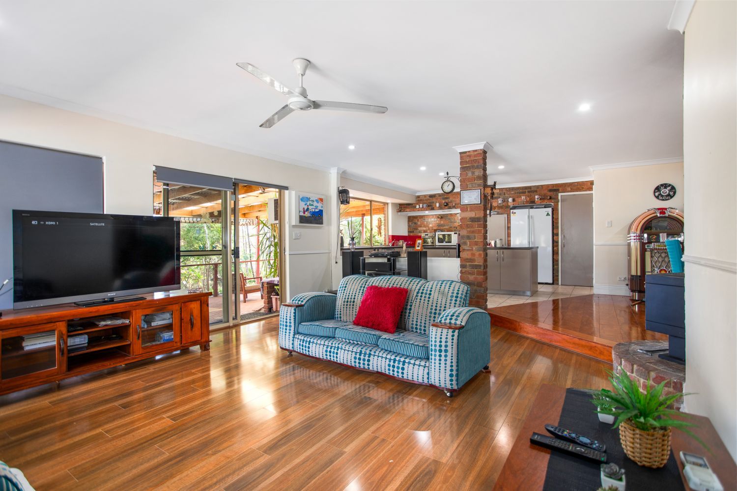 30 Rails Crescent, Wungong WA 6112, Image 2