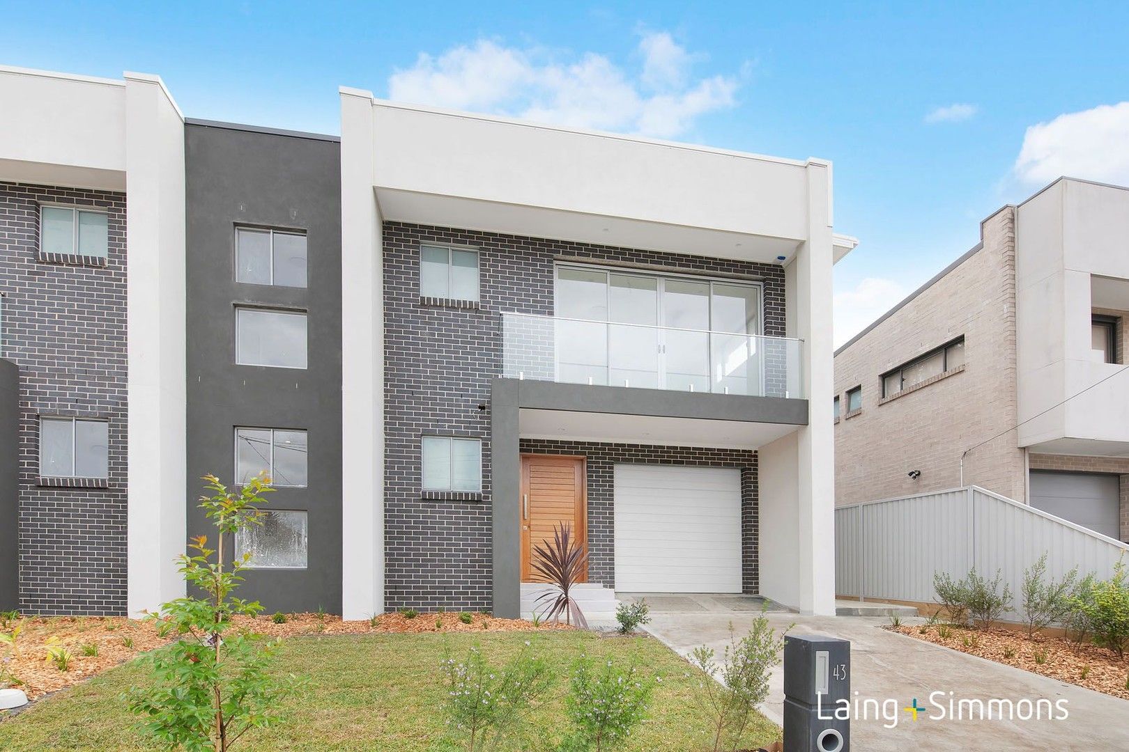 6 bedrooms Duplex in 43 Glenn Avenue NORTHMEAD NSW, 2152