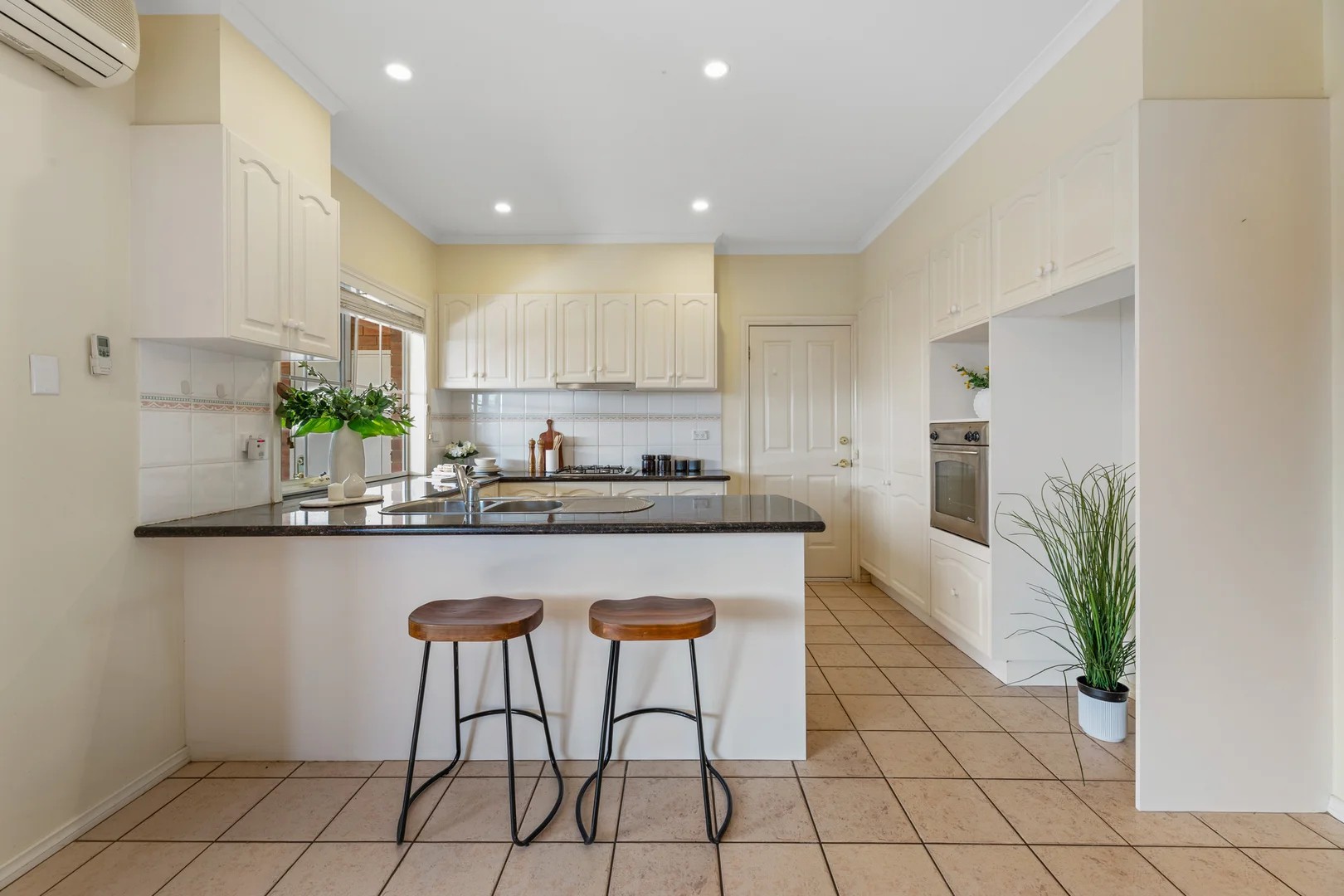 Additional image 5 of 33 St Claire Walk, Doncaster East VIC 3109