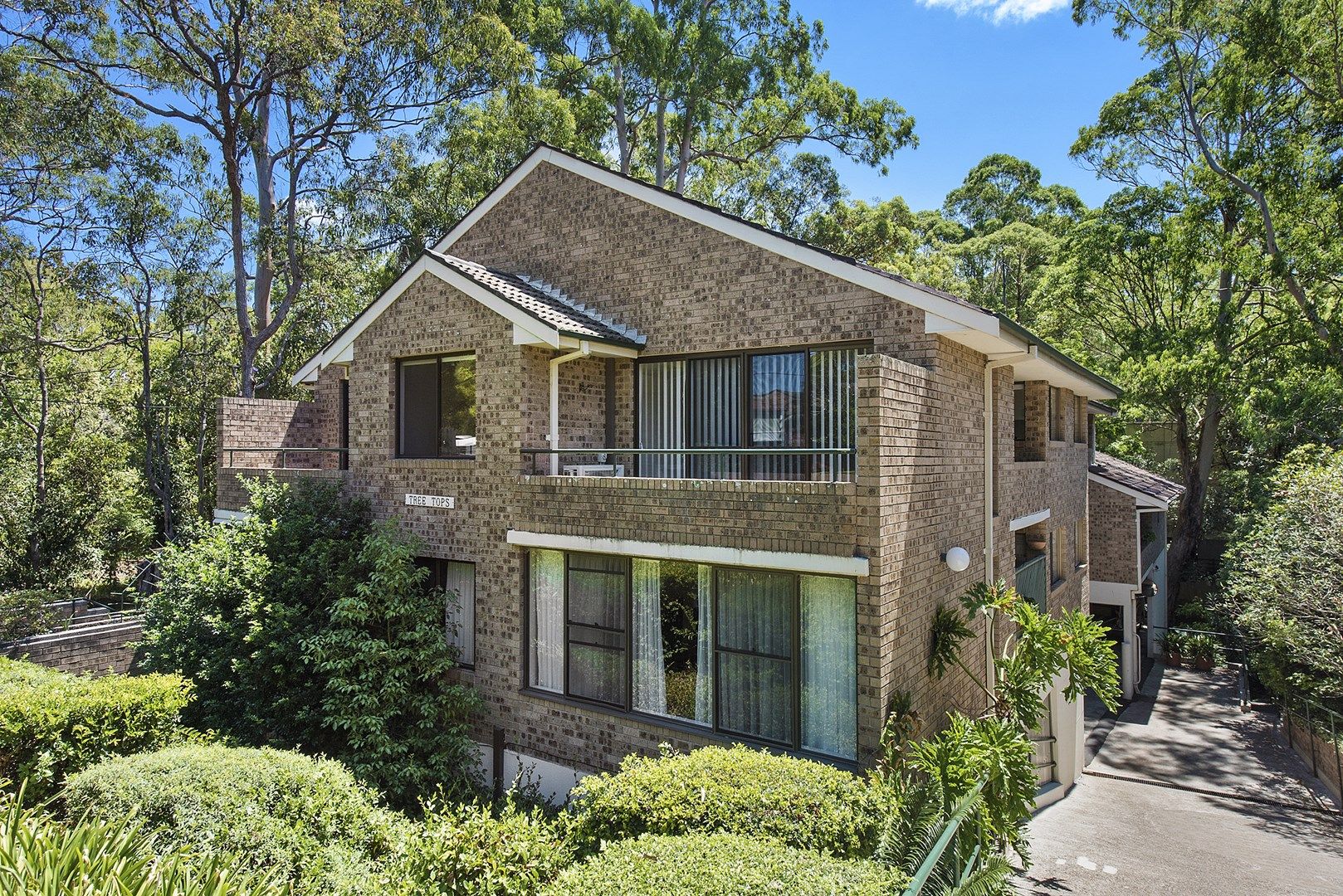 2 bedrooms Apartment / Unit / Flat in 4/5 Kissing Point Road TURRAMURRA NSW, 2074