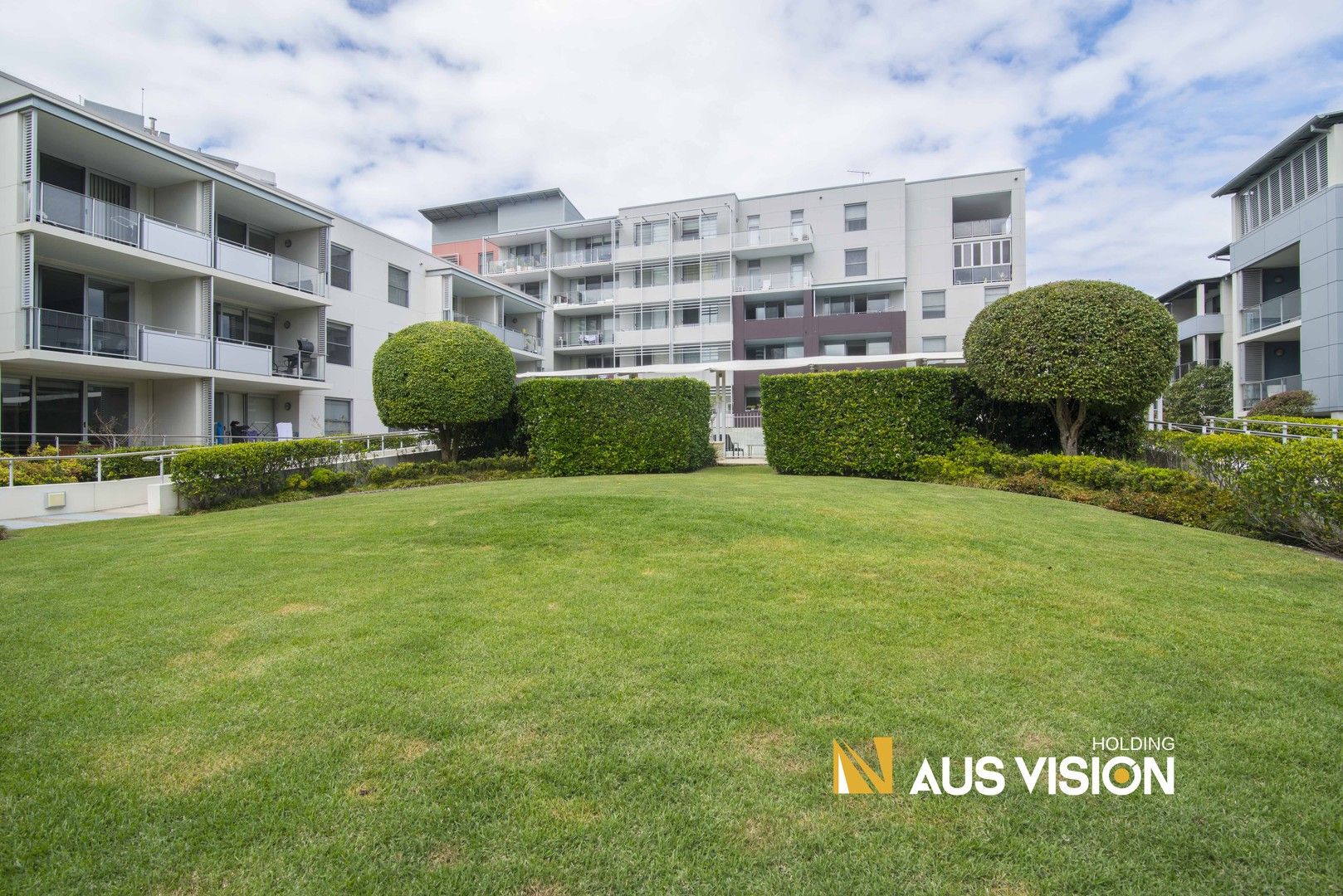 2 bedrooms Apartment / Unit / Flat in 107/2 Shoreline Dr RHODES NSW, 2138
