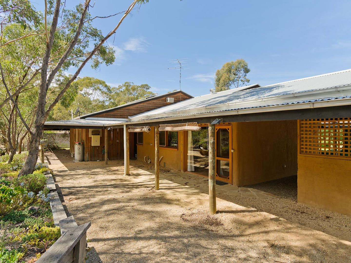 547 Muckleford-Yapeen Road, YAPEEN VIC 3451, Image 2