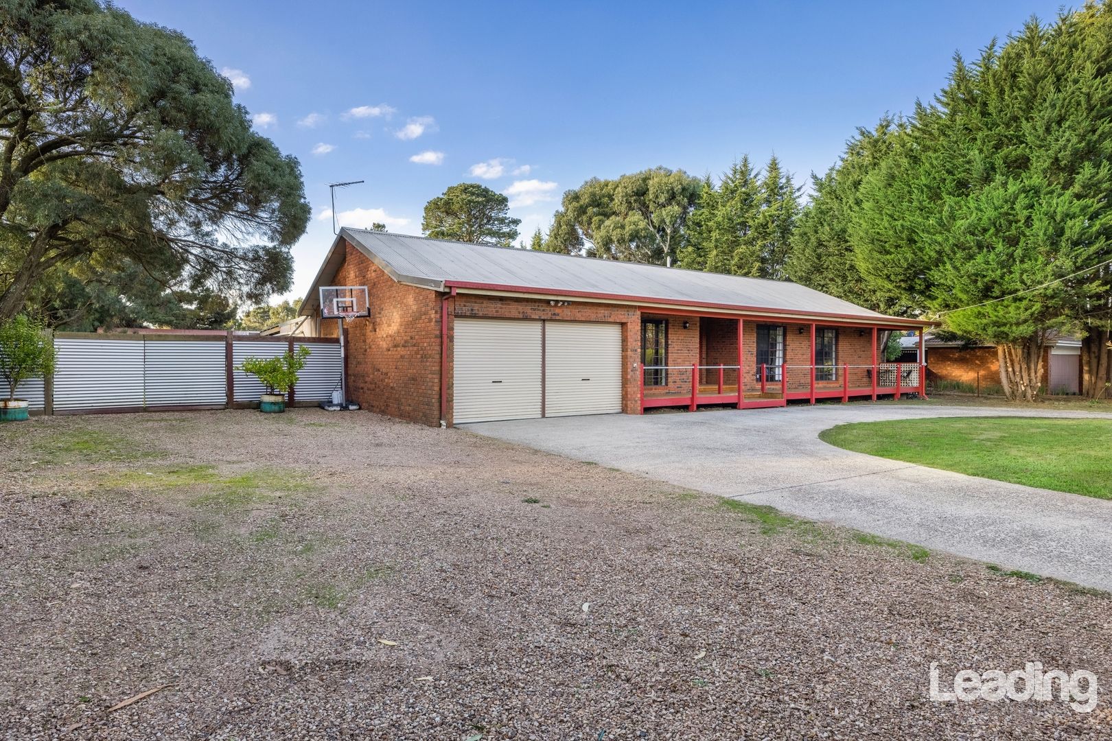 45 White Avenue, Romsey VIC 3434, Image 2