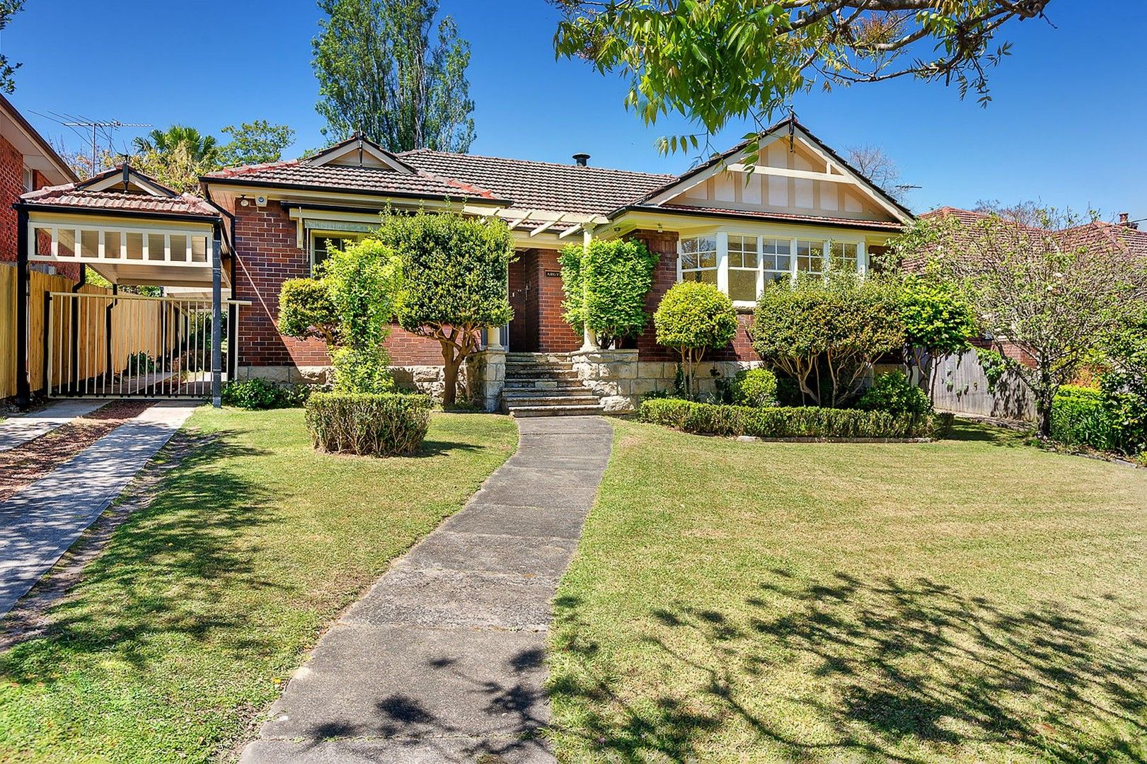 4 bedrooms House in 28 Kardella Avenue KILLARA NSW, 2071