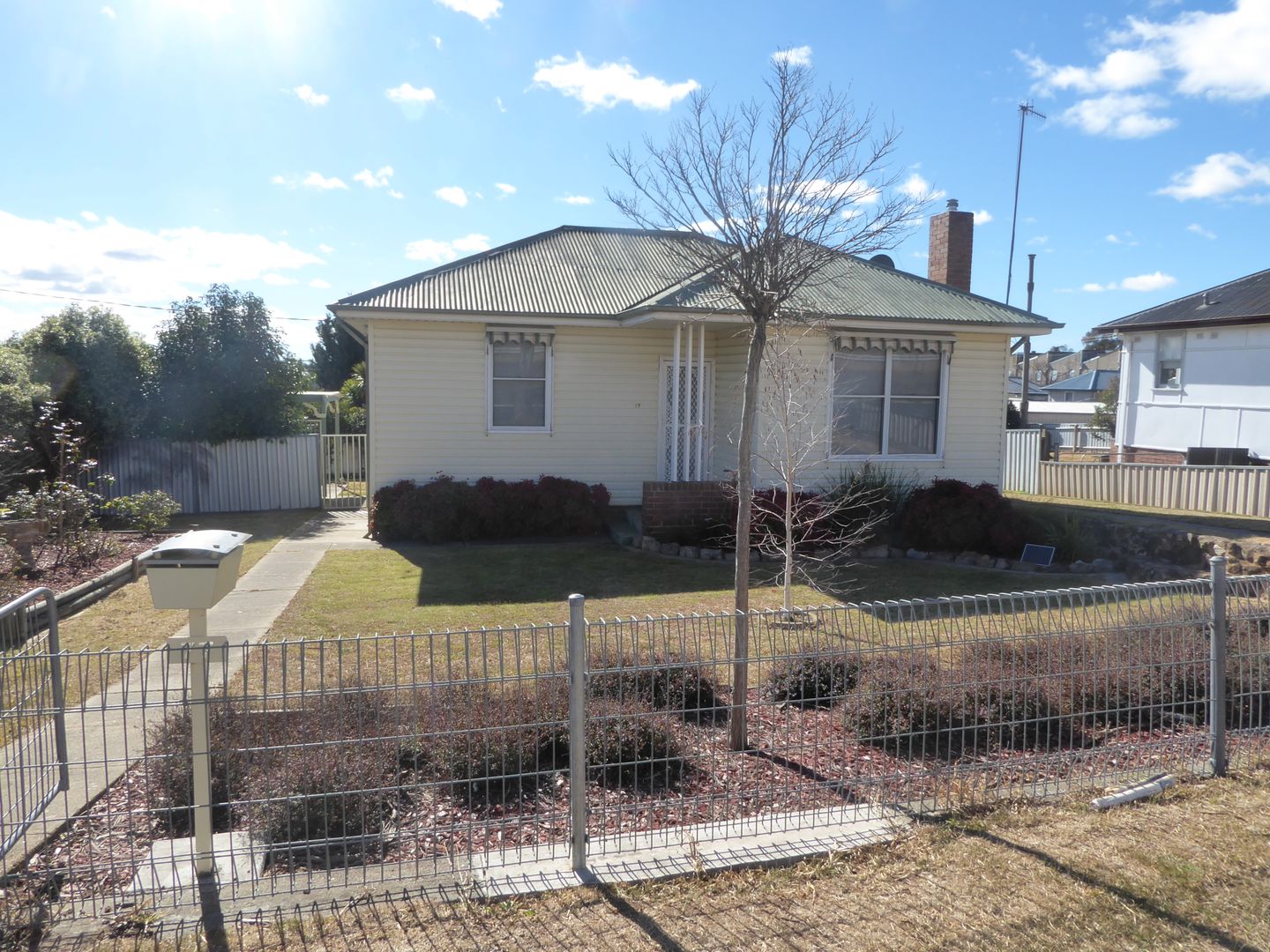 77 Finlay Road Goulburn Nsw 2580 House For Rent 330 Domain