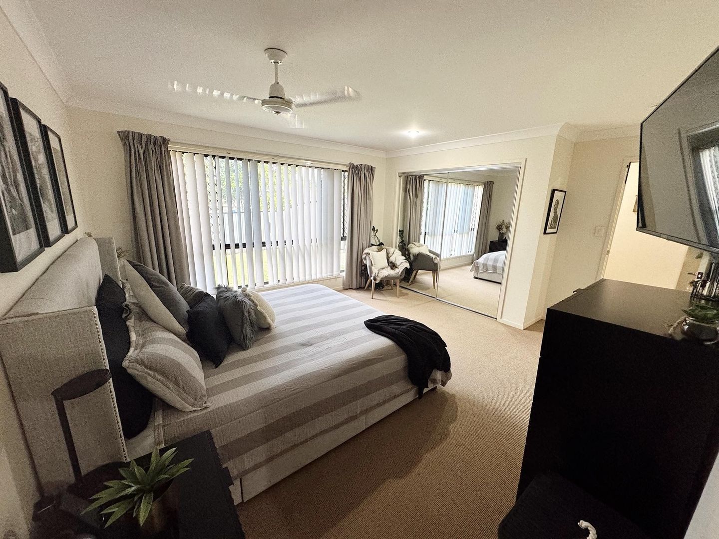 24 WITHEREN CIRCUIT, Pacific Pines QLD 4211, Image 2
