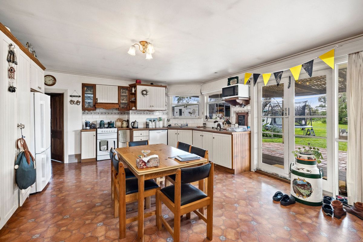 37 Willis Street, Winchelsea VIC 3241, Image 2