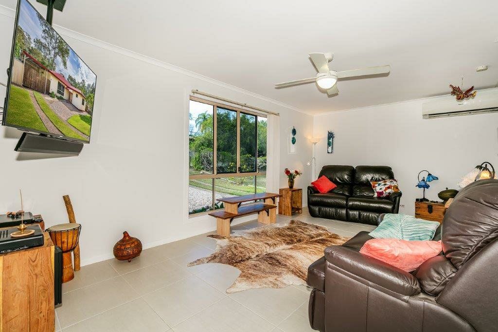 36 Strathallen Drive, Boronia Heights QLD 4124, Image 2