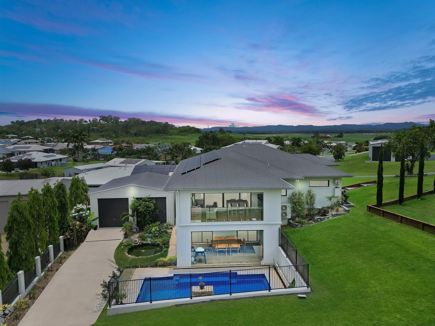 4 bedrooms House in 1 Logan Crescent ERAKALA QLD, 4740