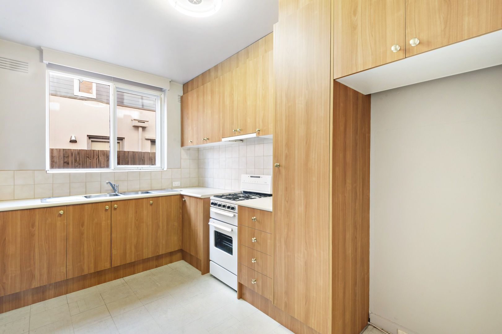 3/23 The Avenue, Prahran VIC 3181, Image 2