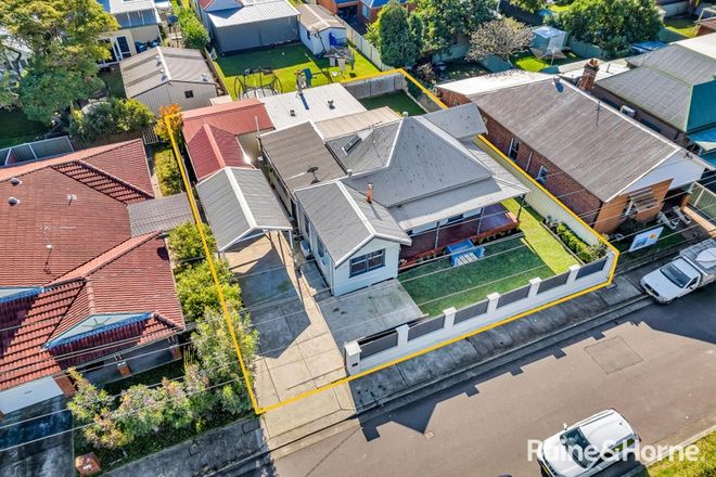 Picture of 2 Sunnyside Street, MAYFIELD NSW 2304